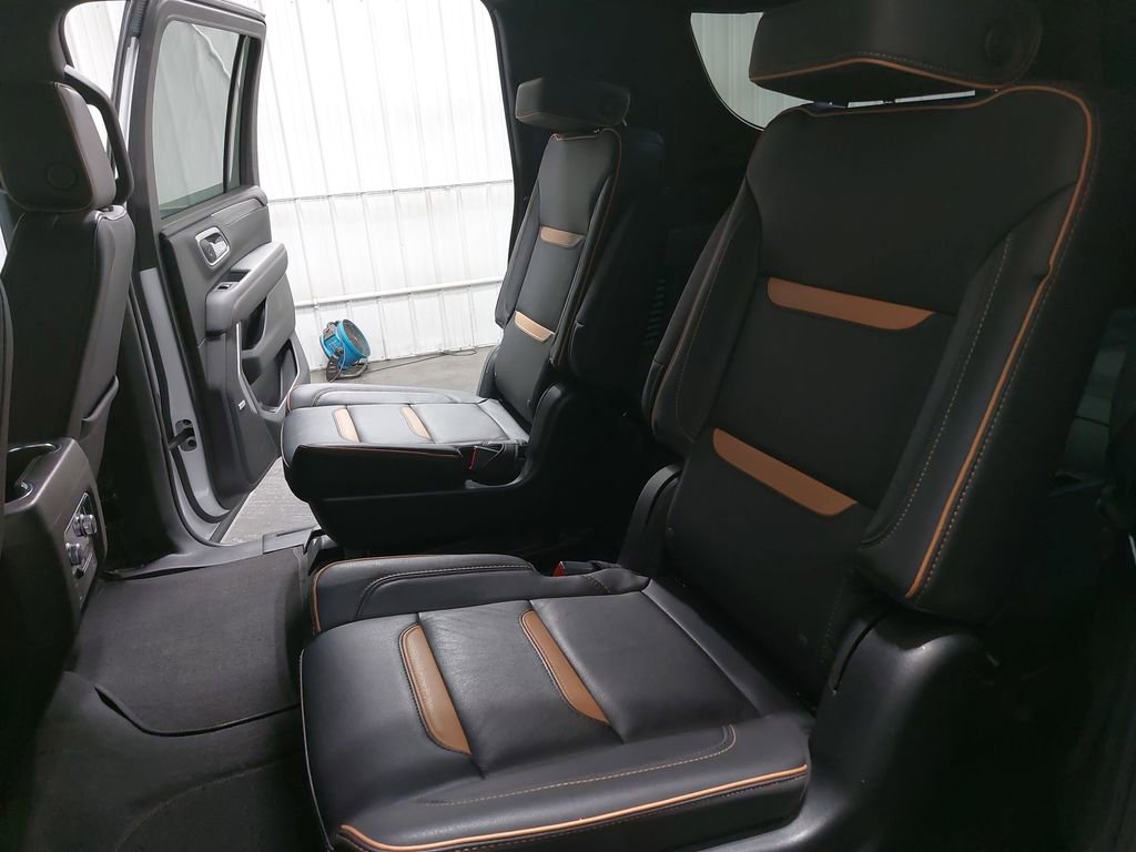 Used 2023 GMC Yukon XL AT4 AWD/4WD image 16