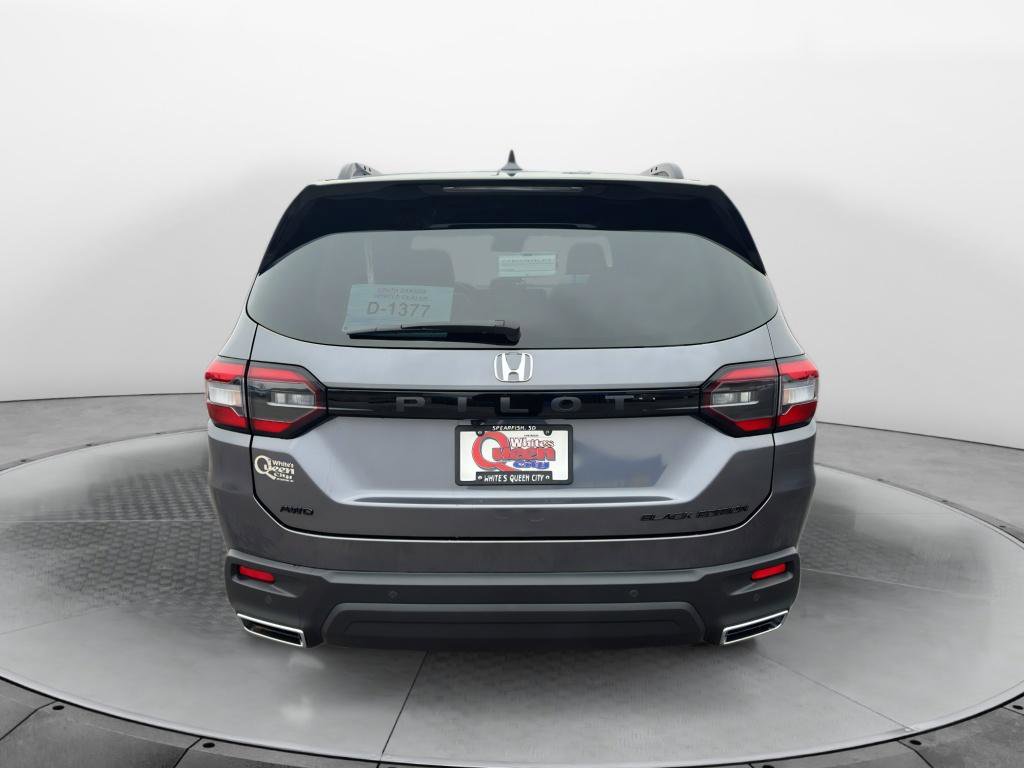 Used 2025 Honda Pilot Black Edition image 4