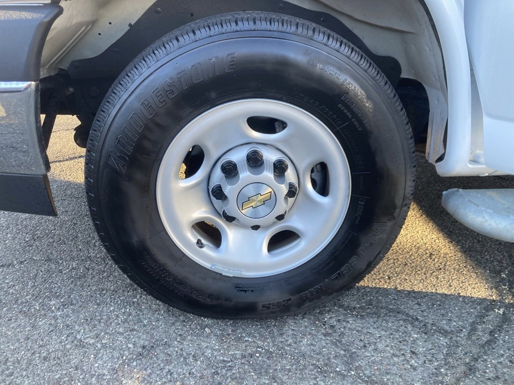 Used 2024 Chevrolet Express 2500 w/ Driver Convenience Package image 21