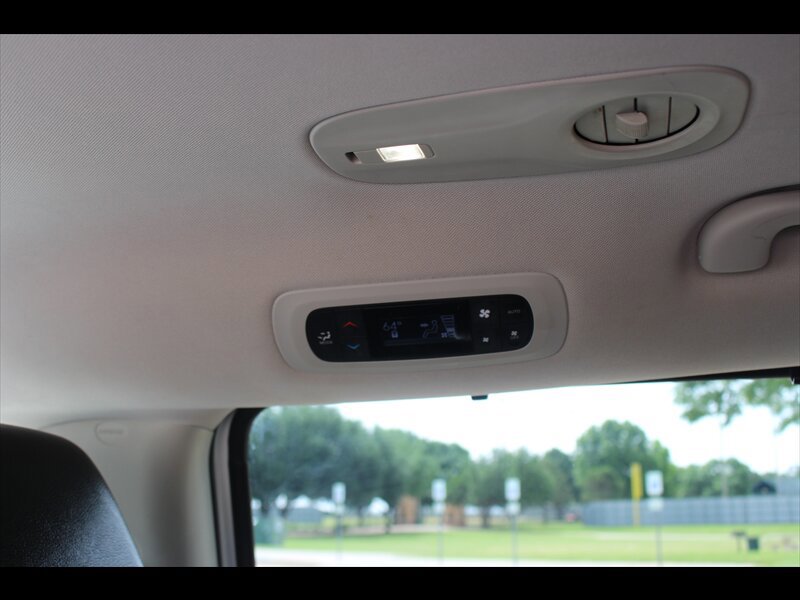Used 2022 Chrysler Pacifica Touring-L FWD image 19