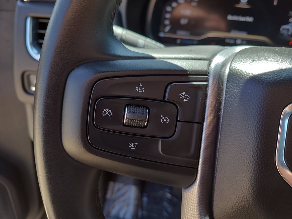 Used 2023 GMC Yukon SLT RWD image 32
