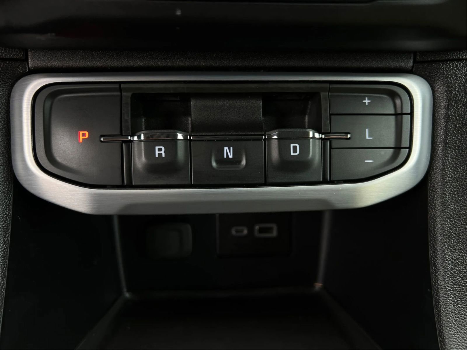 Used 2023 GMC Acadia SLE FWD image 43