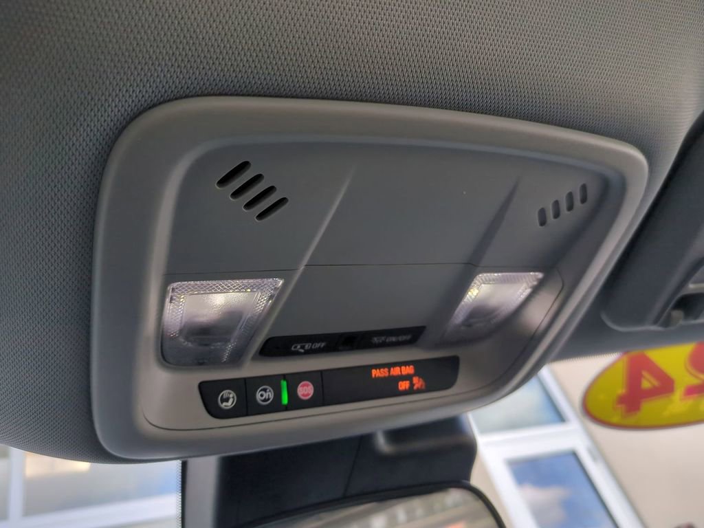 Used 2024 Chevrolet Malibu LT image 21