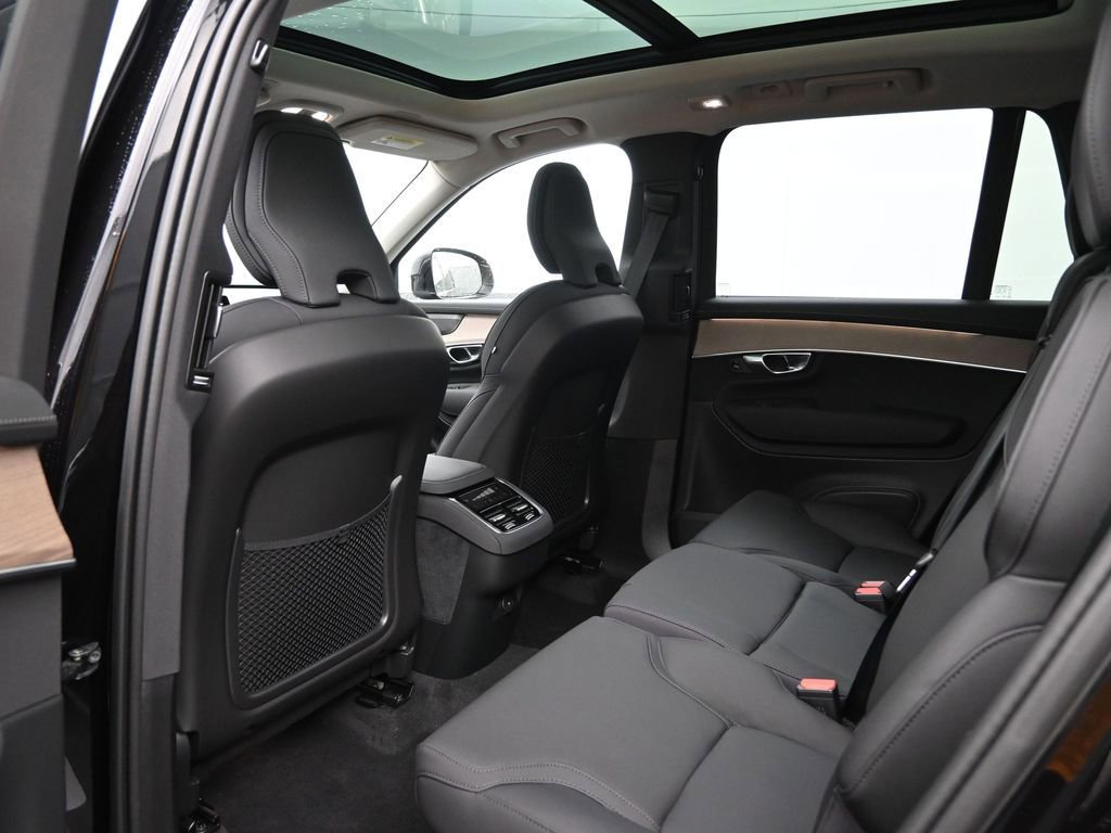 New 2026 Volvo XC90 B6 Plus w/ Protection Package Premier image 24