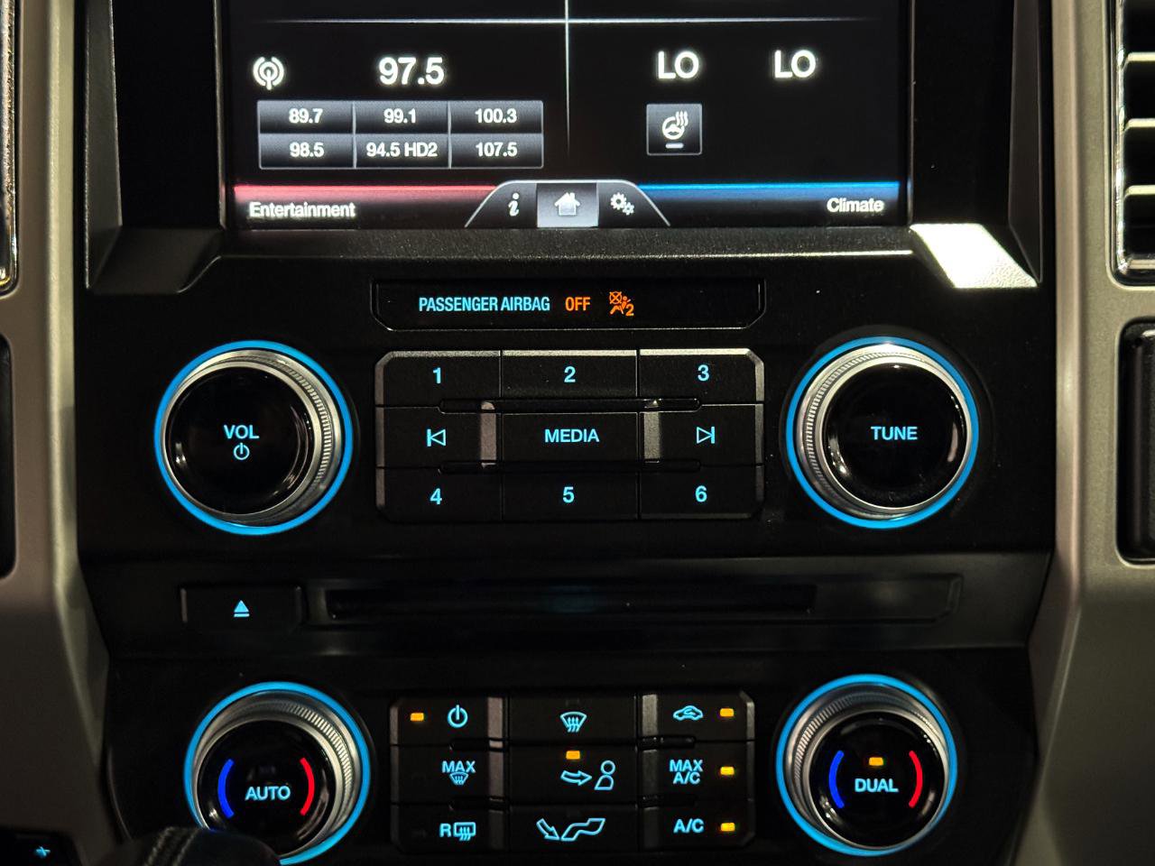 Used 2015 Ford F150 Lariat w/ Equipment Group 502A Luxury RWD image 24