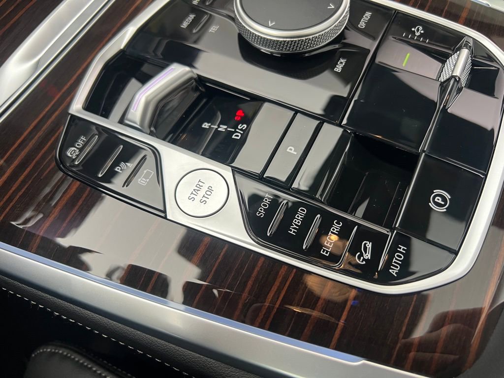 New 2026 BMW X5 xDrive50e w/ M Sport Package image 28