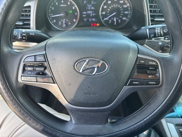 Used 2017 Hyundai Elantra SE FWD image 27