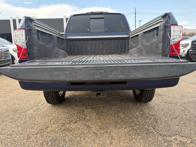 Used 2019 Nissan Titan SV w/ SV Convenience Package AWD/4WD image 10