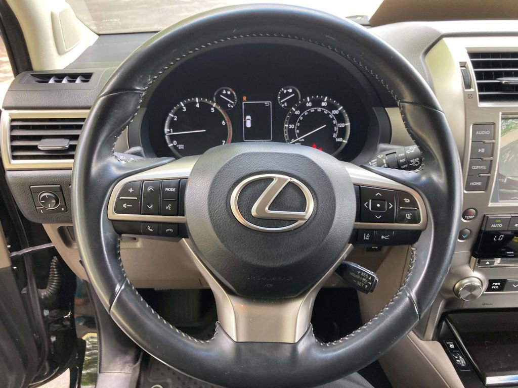 Used 2021 Lexus GX 460 w/ Accessory Package AWD/4WD image 19