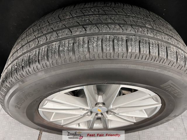 Used 2023 Chevrolet Traverse LT image 16