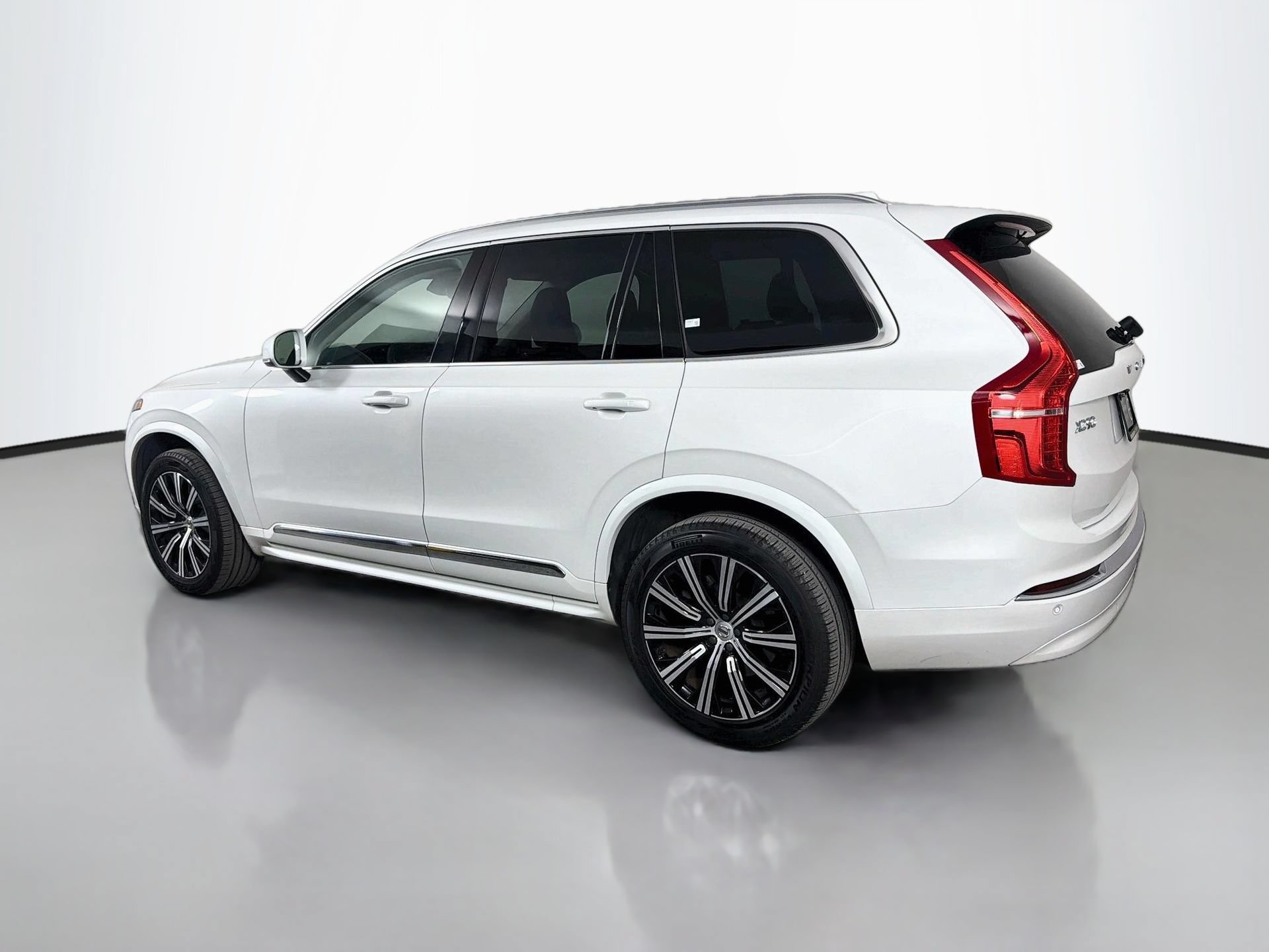 Certified 2024 Volvo XC90 B5 Core AWD/4WD image 8