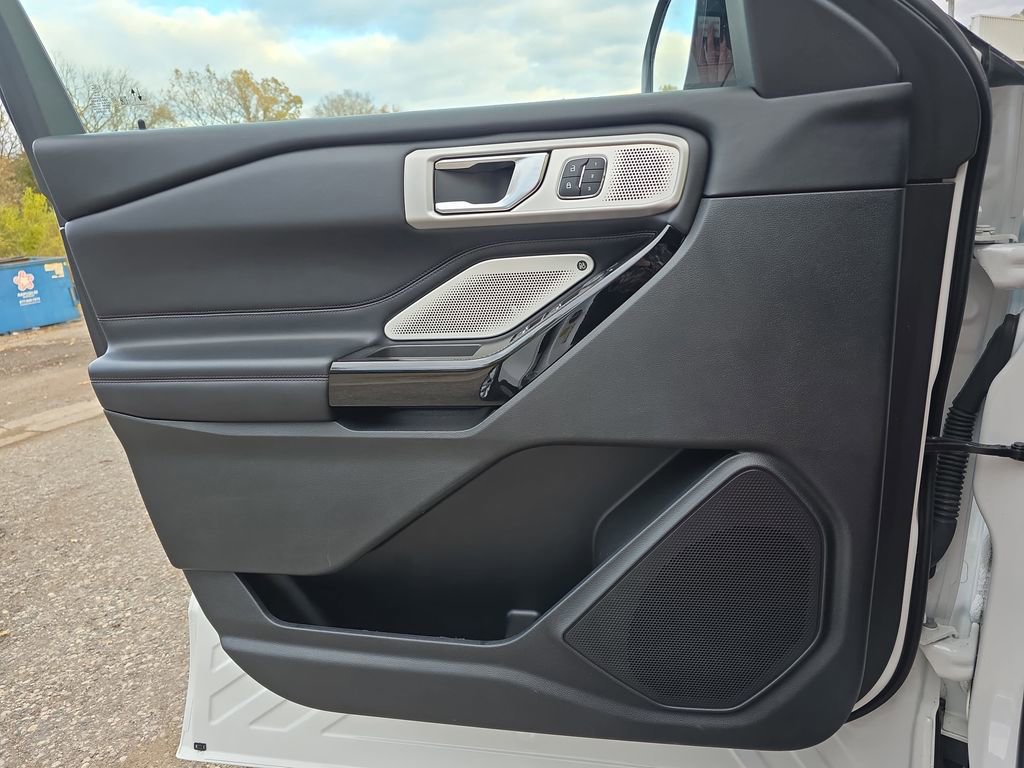 Used 2022 Ford Explorer Platinum w/ Equipment Group 601A image 29