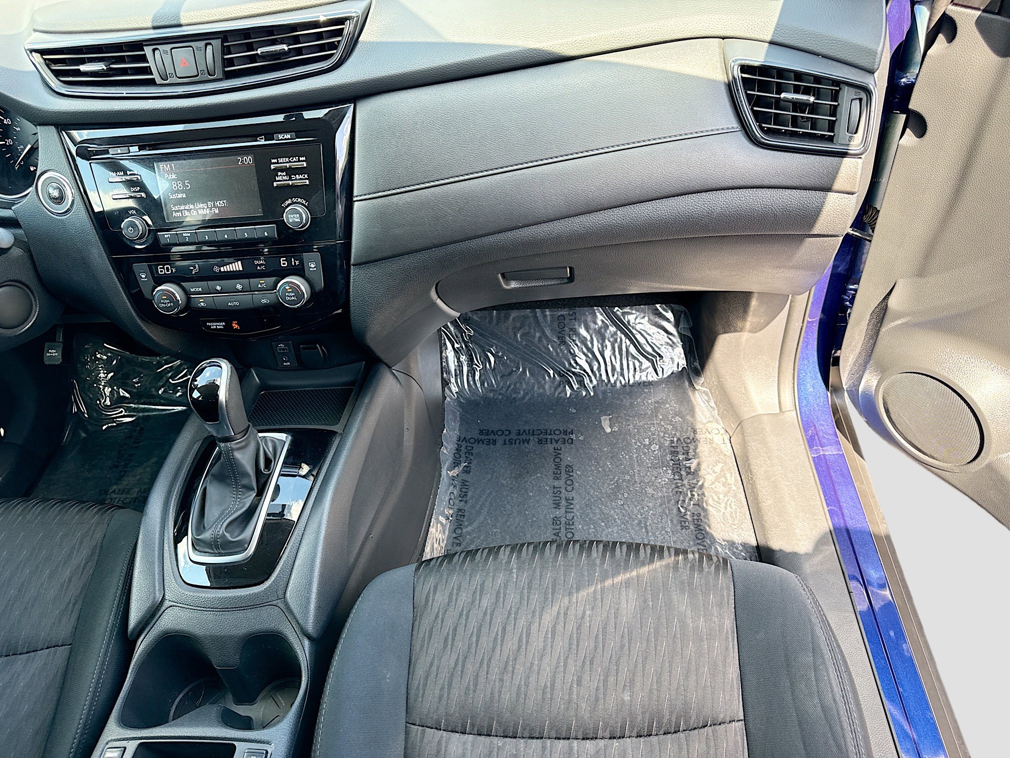 Used 2017 Nissan Rogue SV FWD image 17