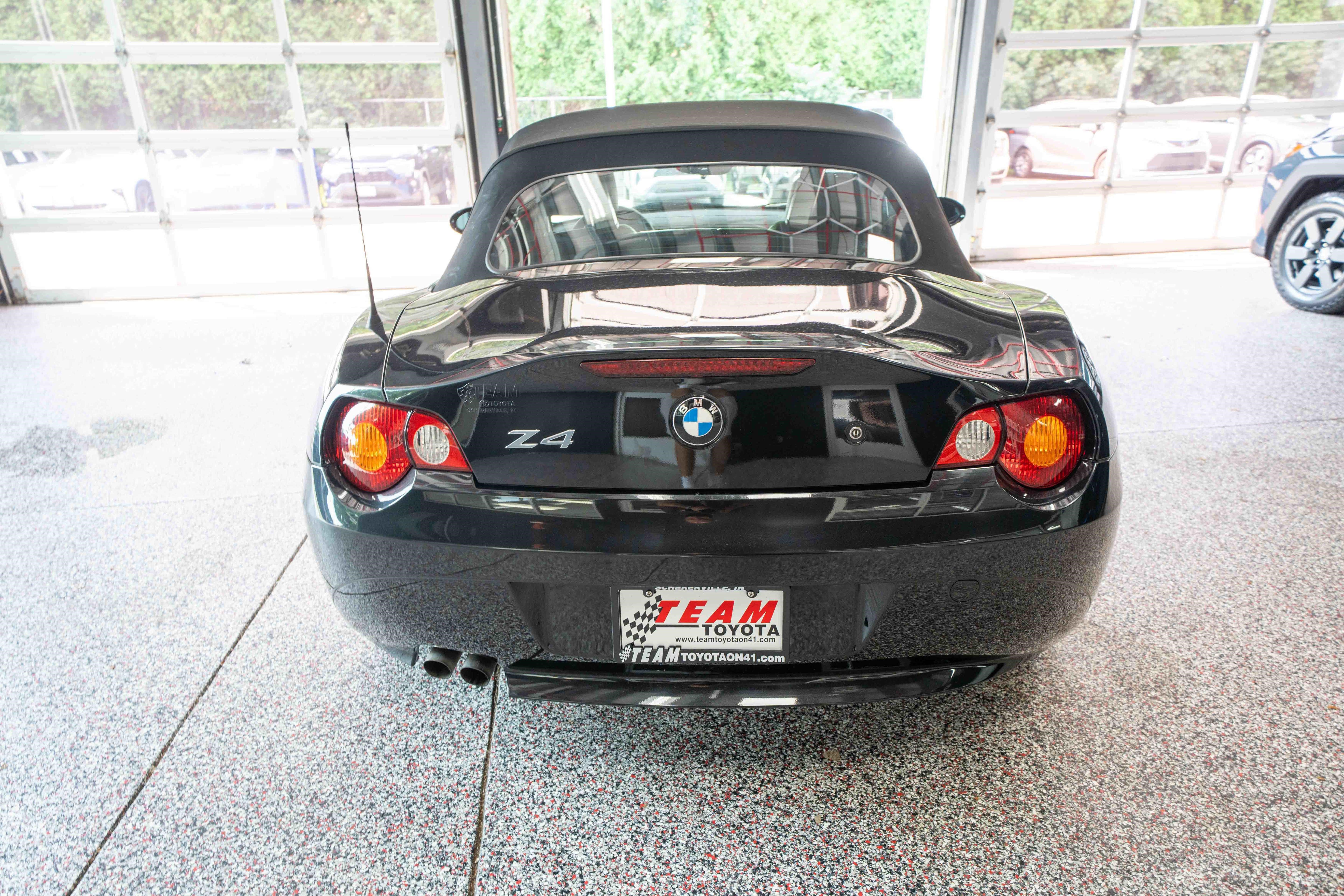 Used 2004 BMW Z4 2.5i RWD image 3
