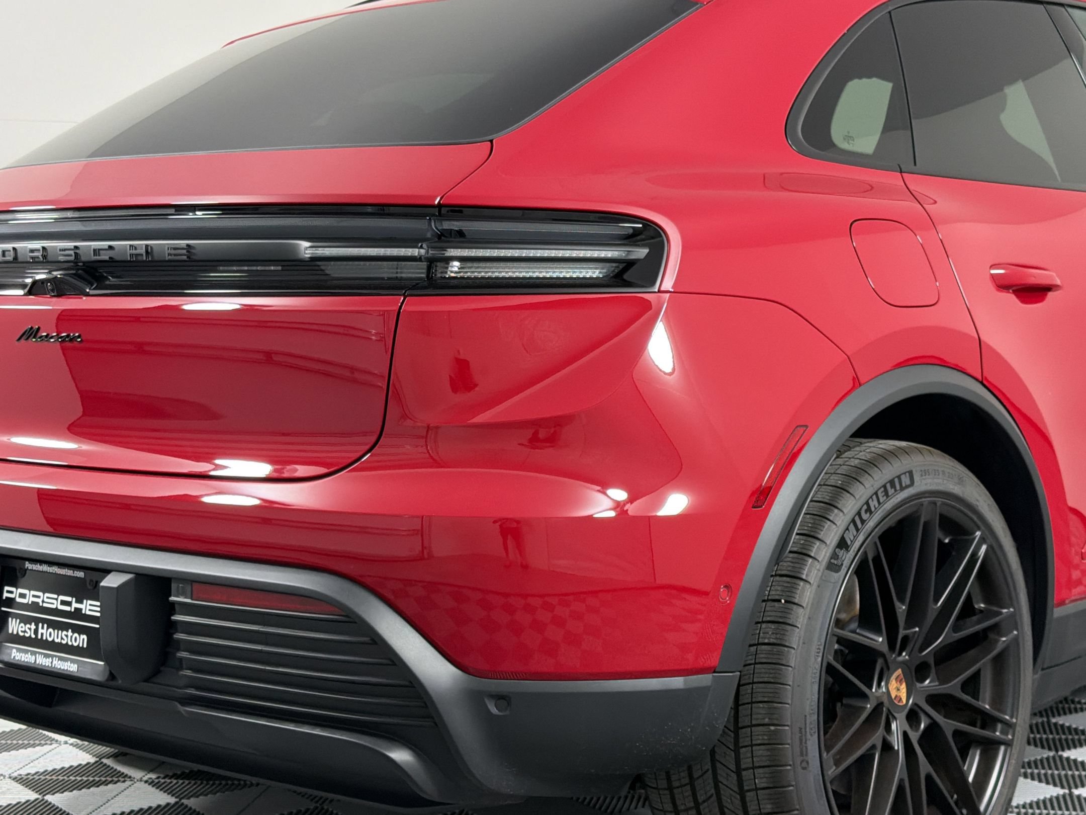 New 2026 Porsche Macan Electric RWD image 27