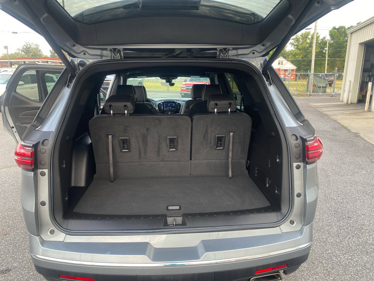 Used 2023 Chevrolet Traverse Premier image 13