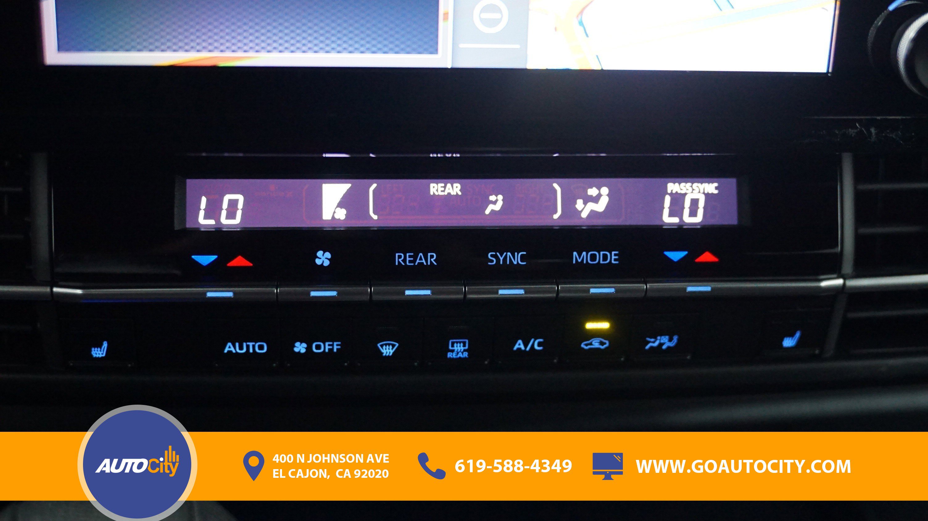 Used 2021 Toyota Sienna XSE FWD image 26