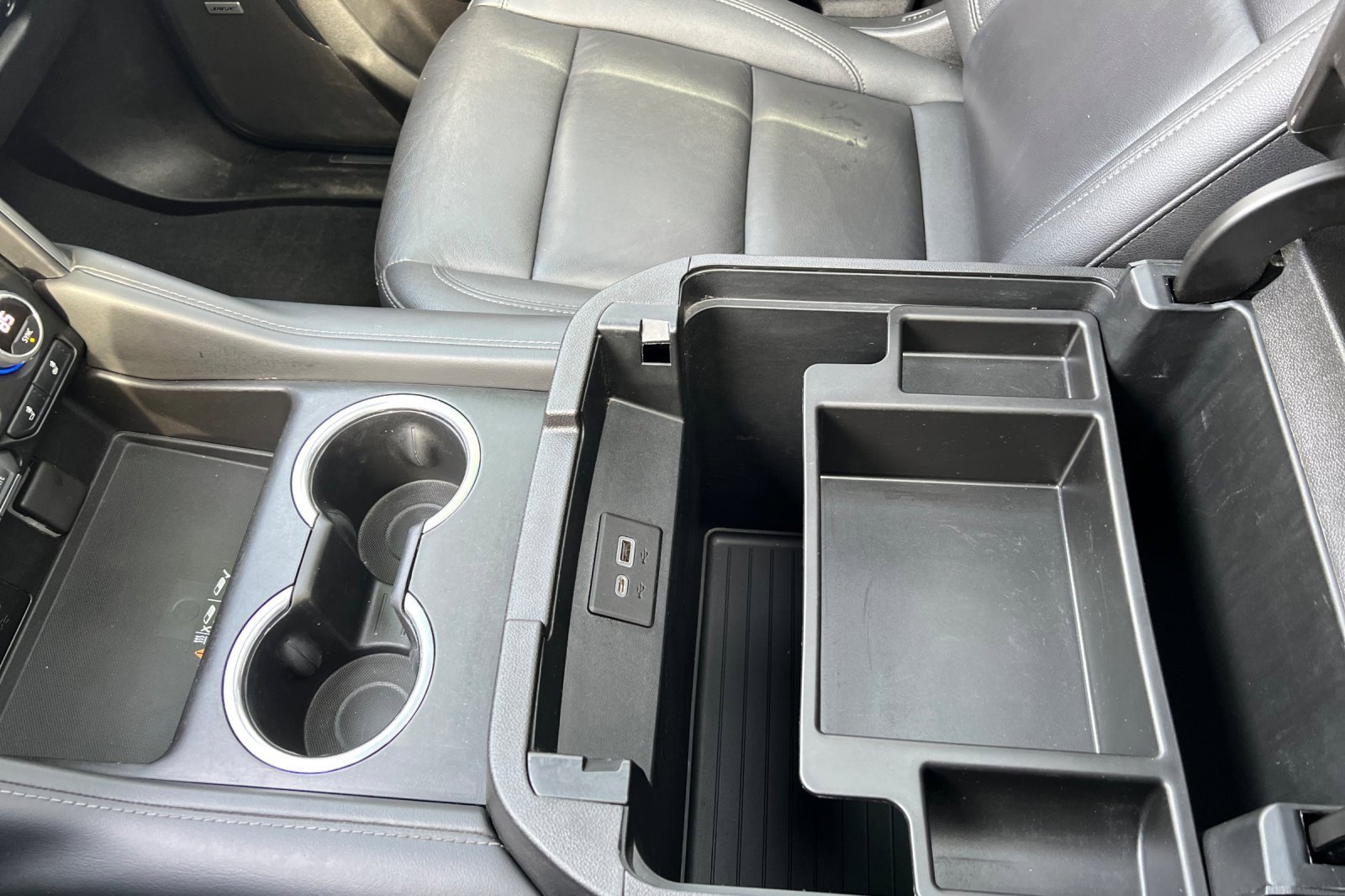 Used 2022 Chevrolet Suburban Z71 image 32