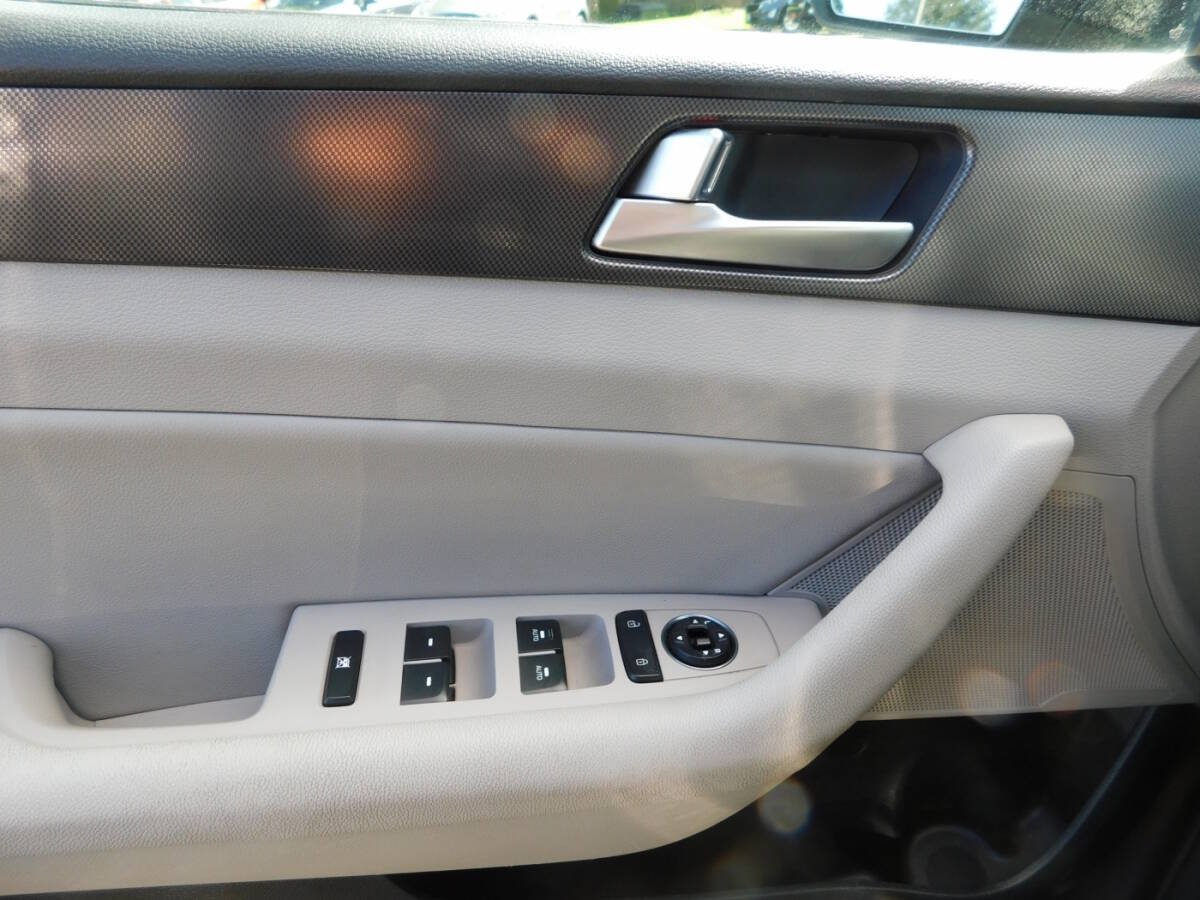Used 2015 Hyundai Sonata Sport w/ Option Group 03 FWD image 20
