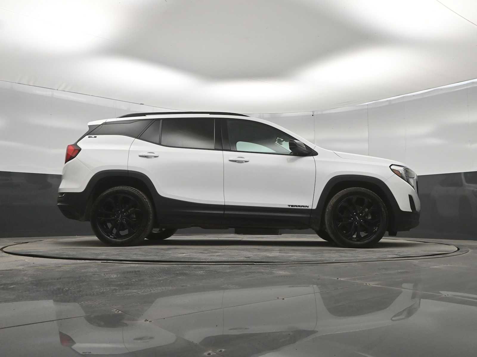 Used 2021 GMC Terrain SLE w/ Driver Convenience Package FWD image 41