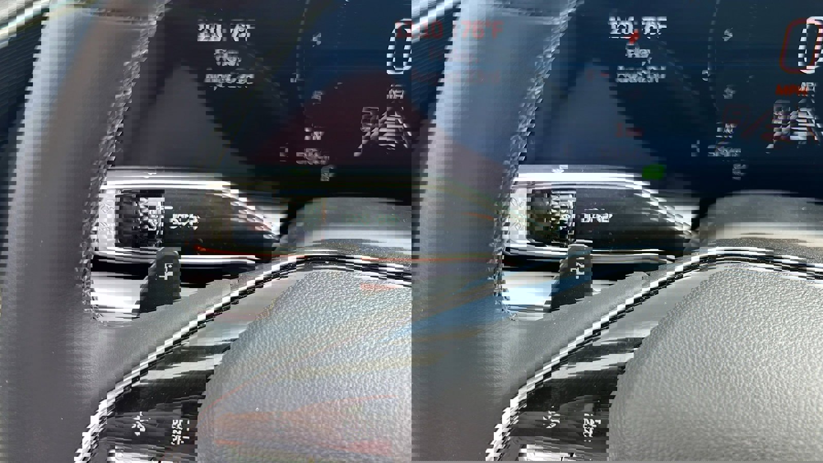 Used 2024 Cadillac Lyriq Sport image 12