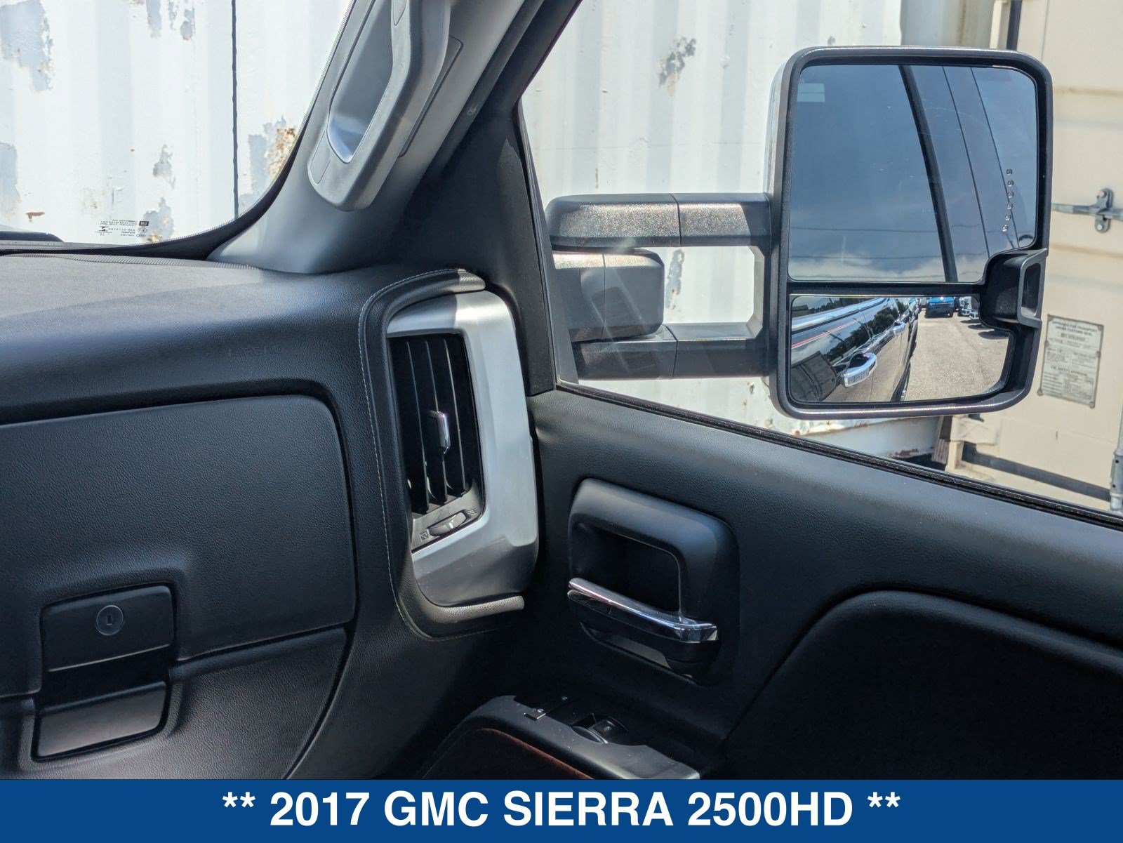 Used 2017 GMC Sierra 2500 SLT w/ Suspension Package, Off-Road AWD/4WD image 17