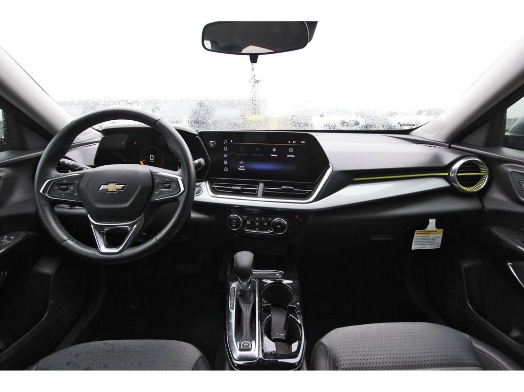 Used 2025 Chevrolet Trax LT w/ Driver Confidence Package FWD image 11