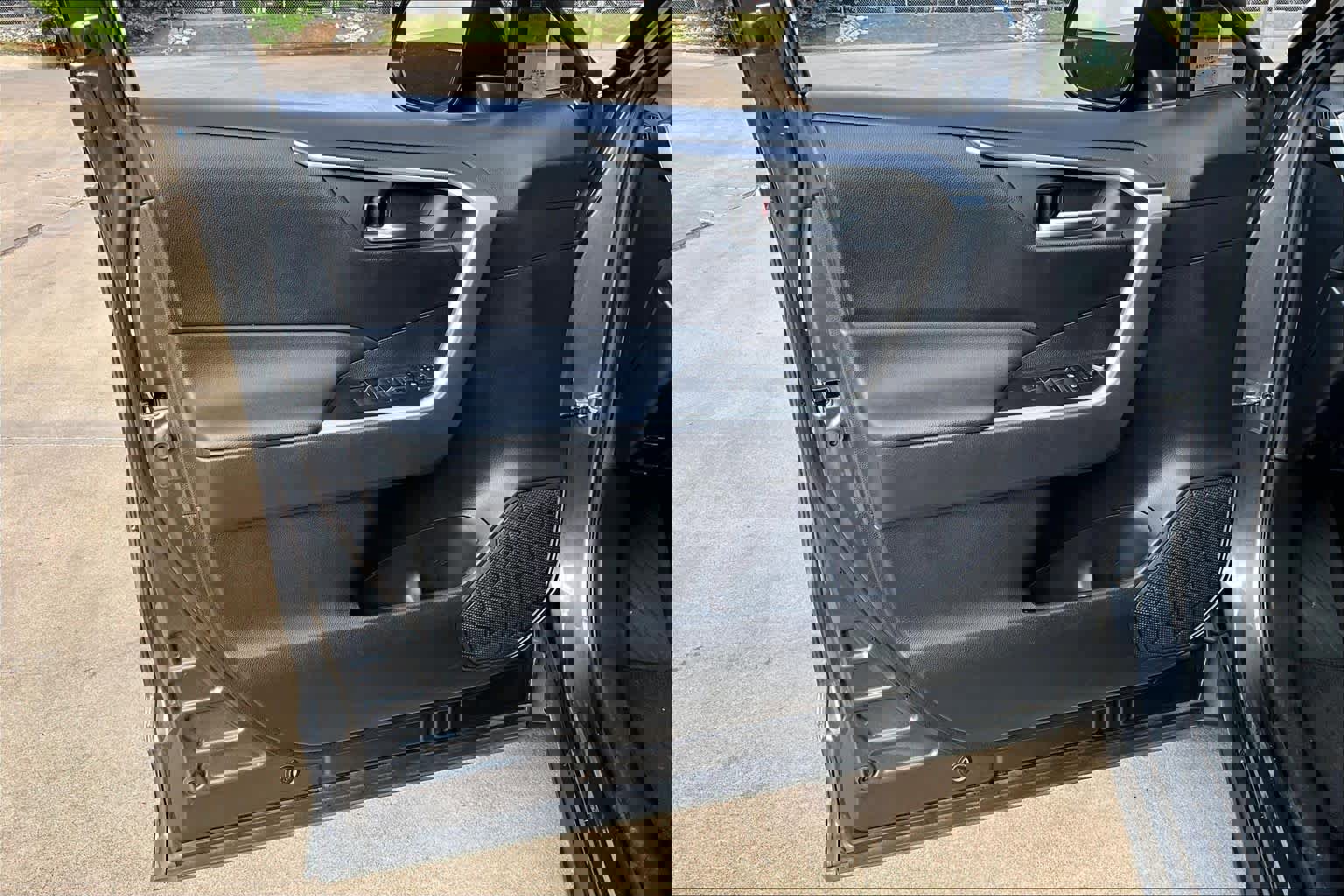 Used 2022 Toyota RAV4 XLE Premium image 25