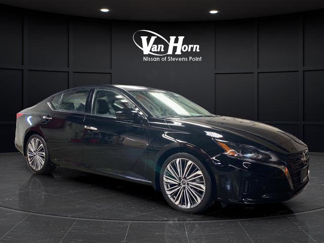 Used 2024 Nissan Altima 2.5 SL image 1