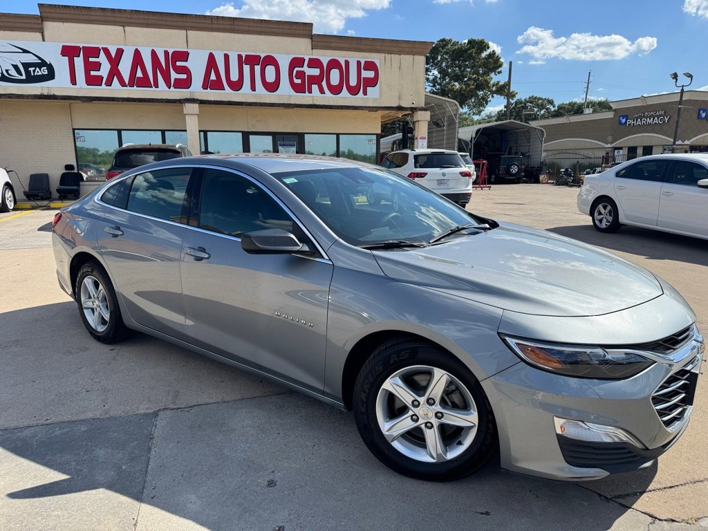 Used 2023 Chevrolet Malibu LS image 2
