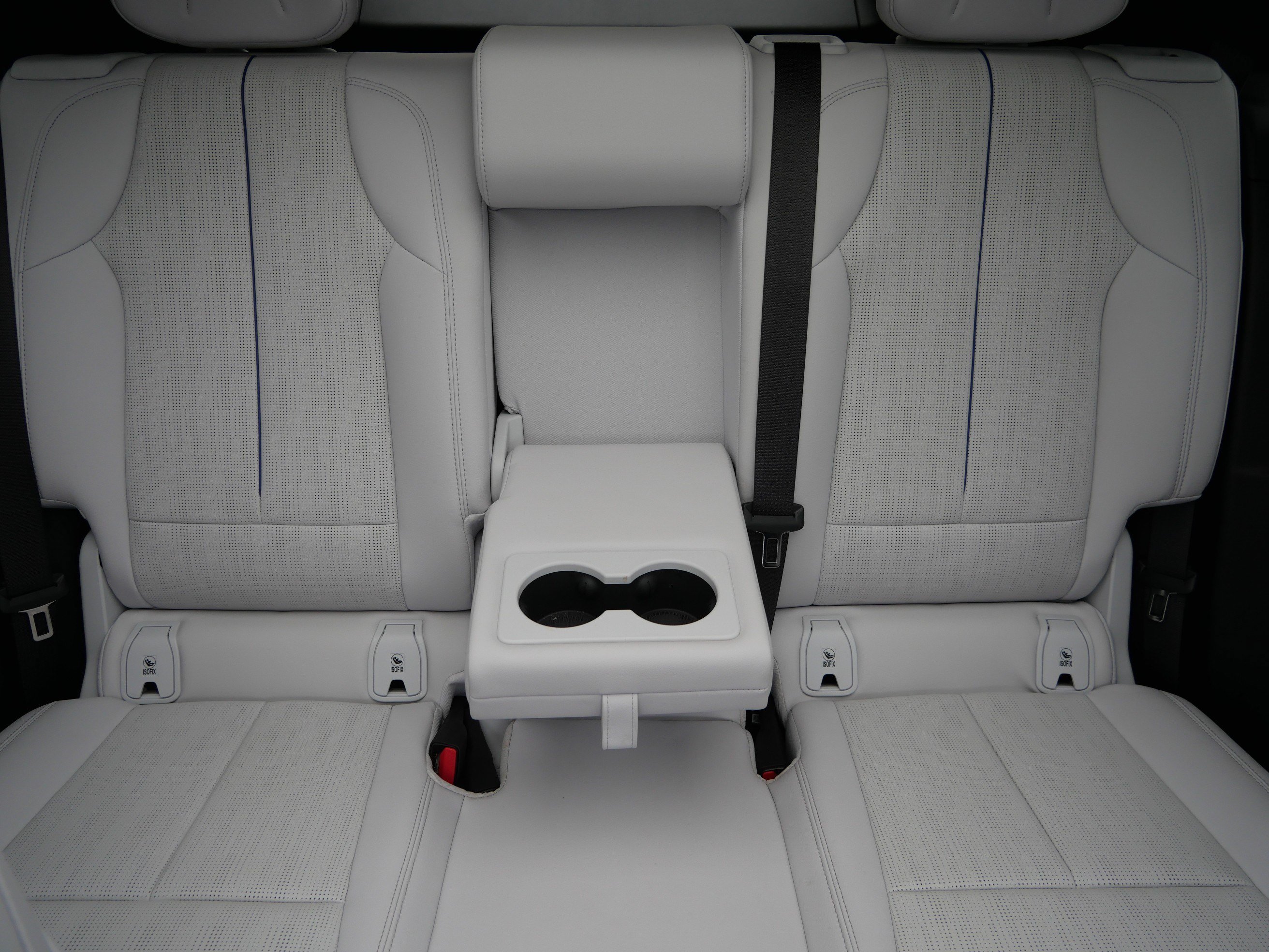 Used 2026 Cadillac Lyriq Luxury w/ LPO, Floor Liner Package AWD/4WD image 13