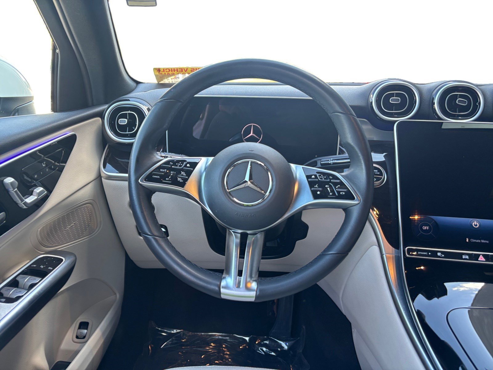 Used 2025 Mercedes-Benz GLC 300 image 12