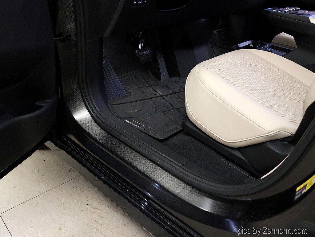 Certified 2023 BMW iX xDrive50 w/ Premium Package AWD/4WD image 29