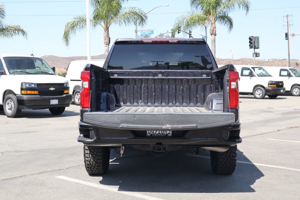 Used 2023 Chevrolet Silverado 1500 LT Trail Boss w/ LPO, Dark Essentials Package AWD/4WD image 32