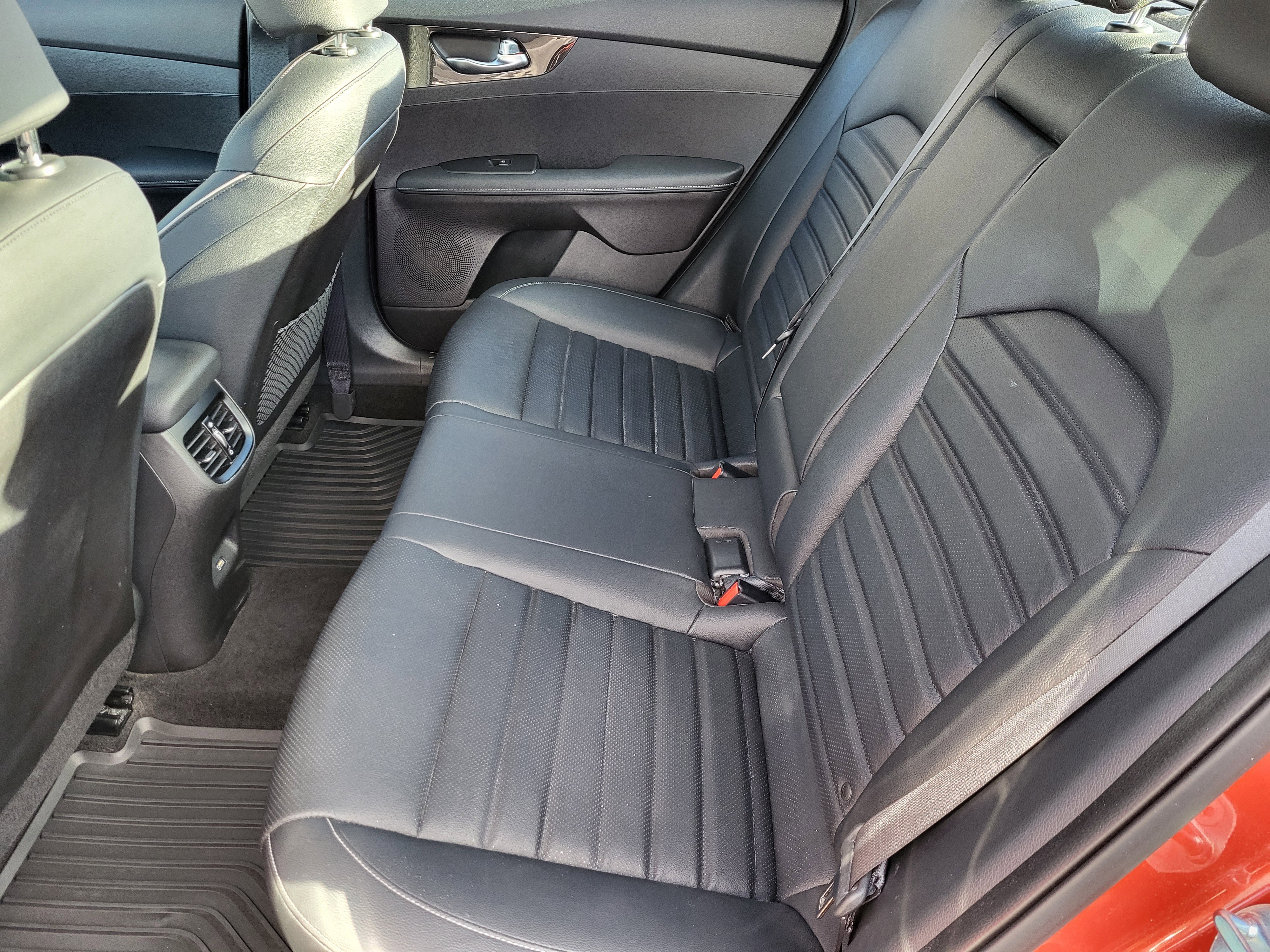 Used 2023 Kia Forte GT-Line w/ GT-Line Premium Package image 9