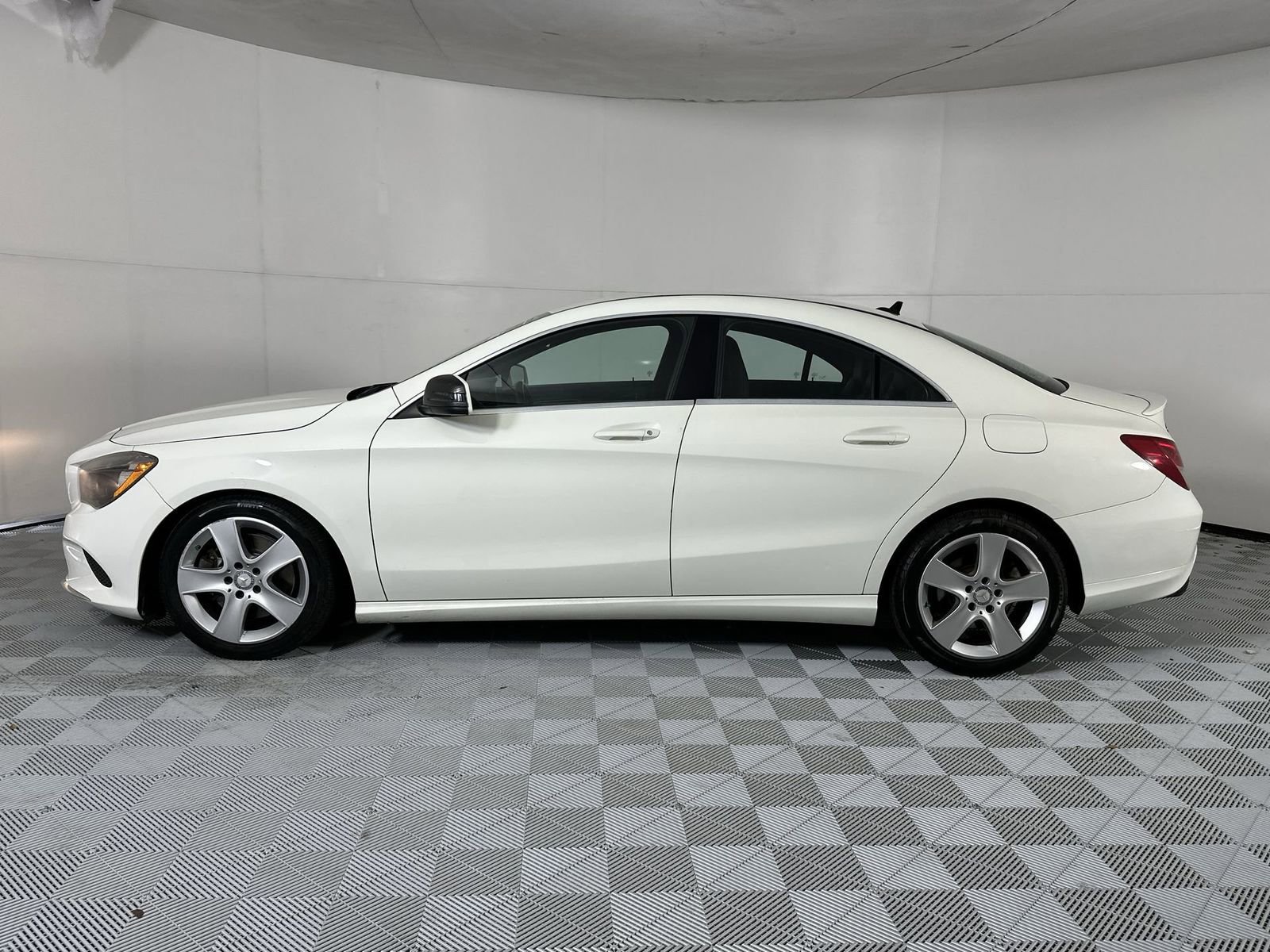 Used 2018 Mercedes-Benz CLA 250 image 5