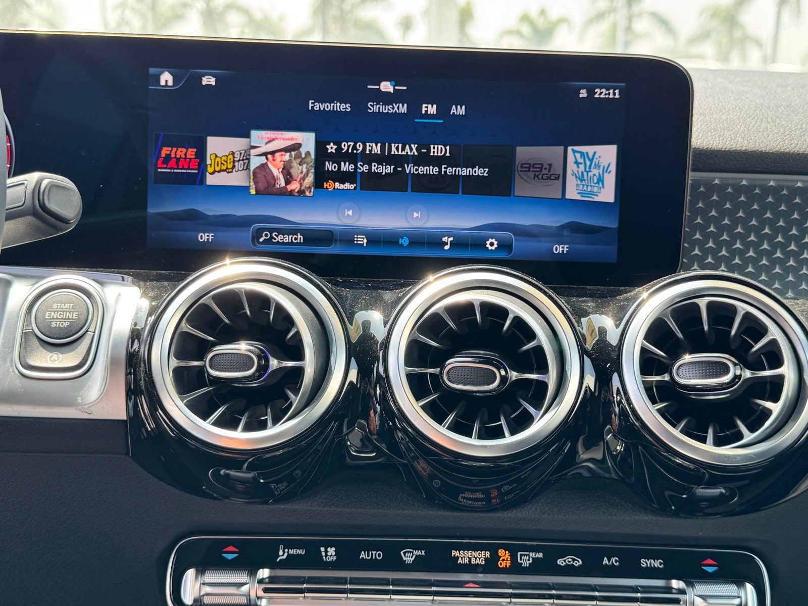 New 2025 Mercedes-Benz GLB 250 image 25