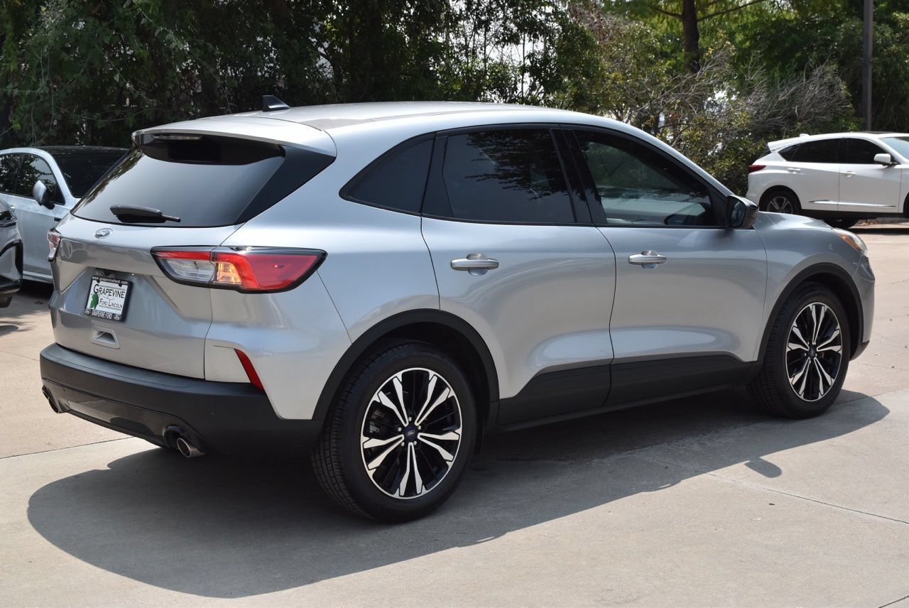 Used 2021 Ford Escape SE w/ SE Sport Appearance Package FWD image 7