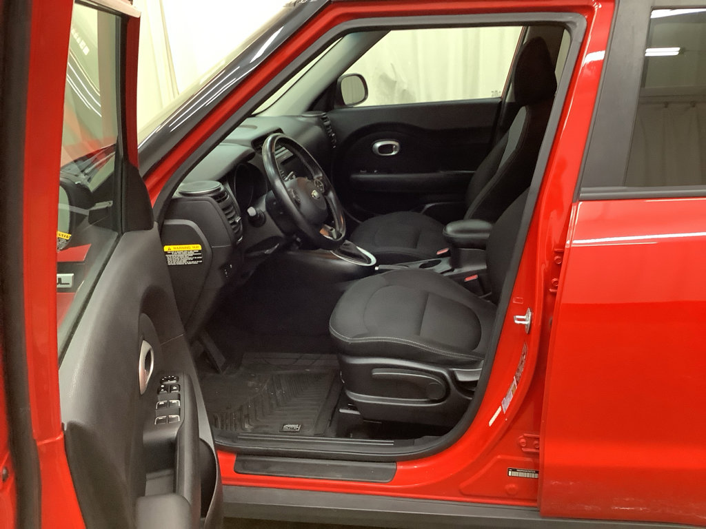 Used 2019 Kia Soul + image 13