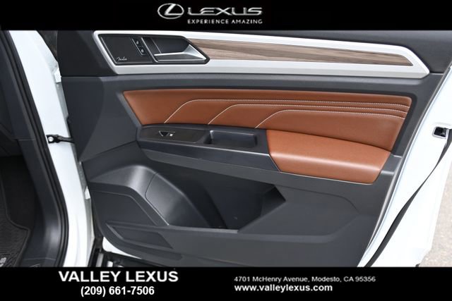 Used 2021 Volkswagen Atlas SEL Premium image 19