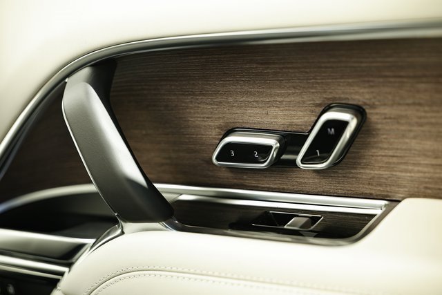 New 2025 Land Rover Range Rover SE image 49