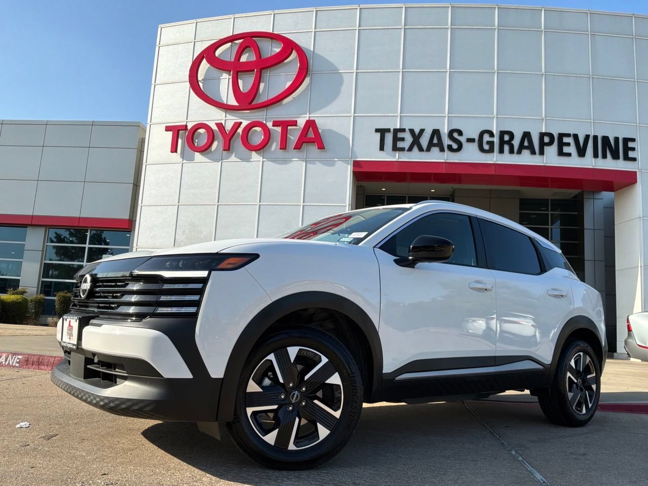Used 2026 Nissan Kicks SV w/ Cold Weather Package AWD/4WD image 2