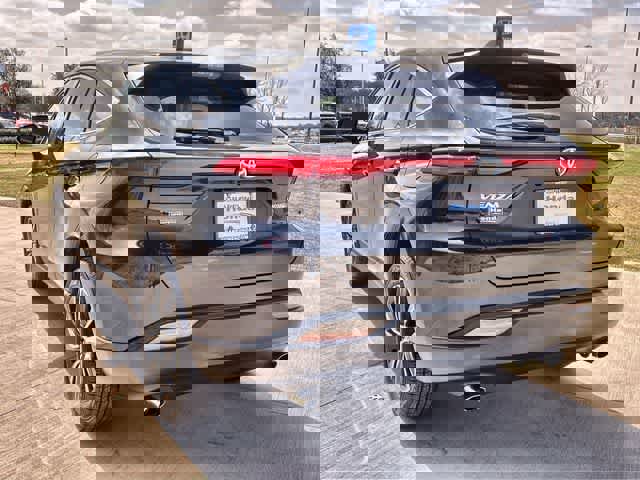 Used 2021 Toyota Venza LE w/ Carpet Mat Package (TMS) image 5