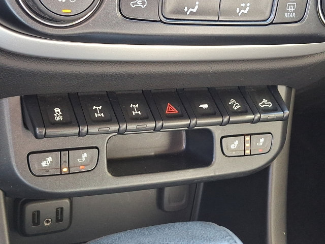 Used 2019 Chevrolet Colorado ZR2 w/ ZR2 Dusk Special Edition AWD/4WD image 15