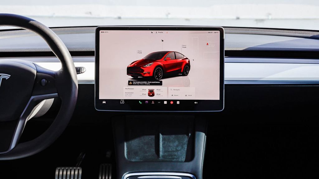 Used 2024 Tesla Model Y Performance image 15