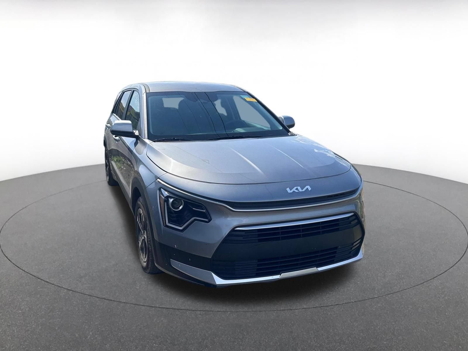 Used 2026 Kia Niro LX FWD image 2
