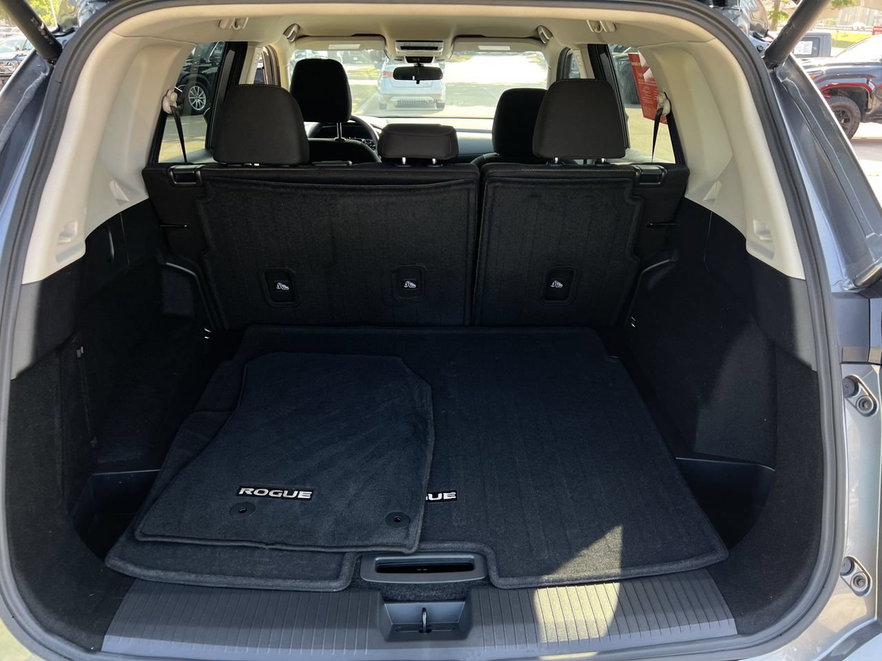 Certified 2026 Nissan Rogue SV AWD/4WD image 22