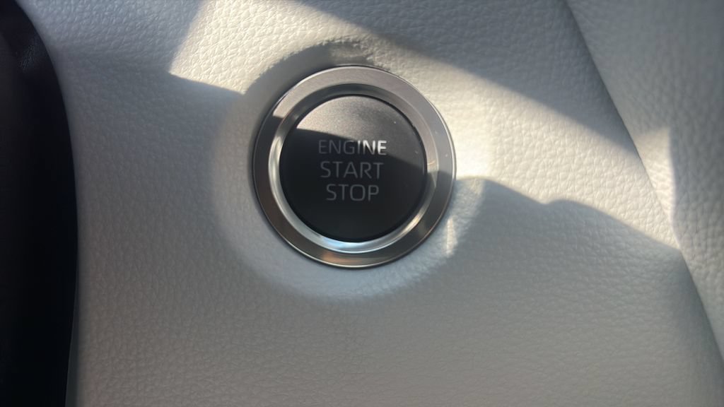 Used 2025 Toyota Corolla SE w/ SE Package FWD image 22
