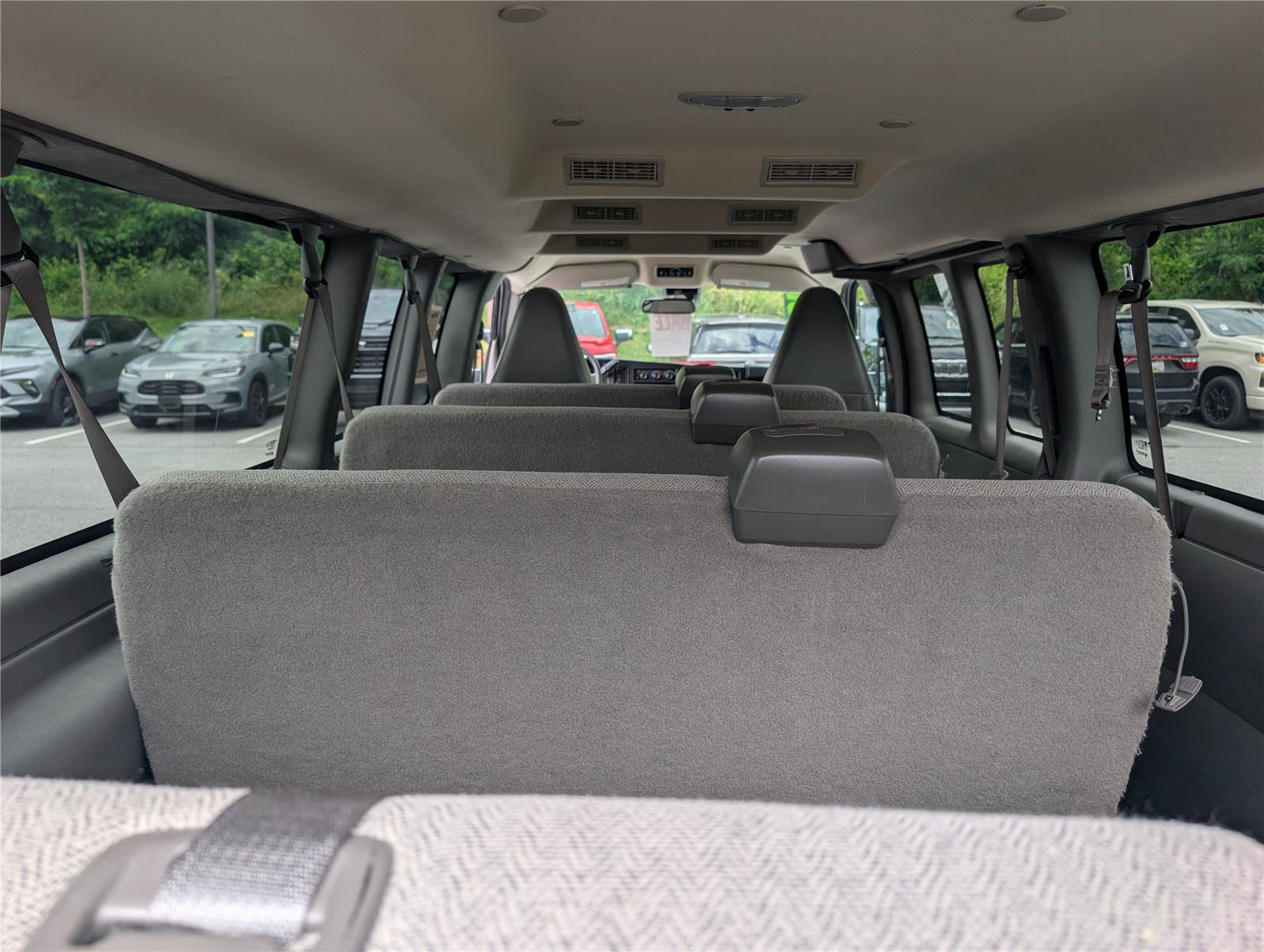 Used 2025 Chevrolet Express 3500 LT w/ LT Preferred Equipment Group RWD image 14