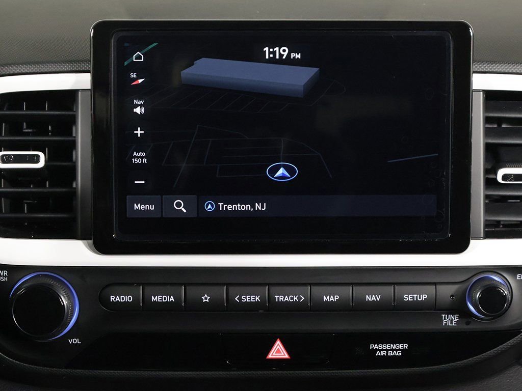 Certified 2025 Hyundai Venue Limited FWD image 36